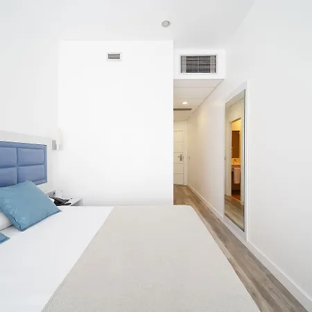 Santa Rosa, Blue Ξενοδοχείο Χιχόν