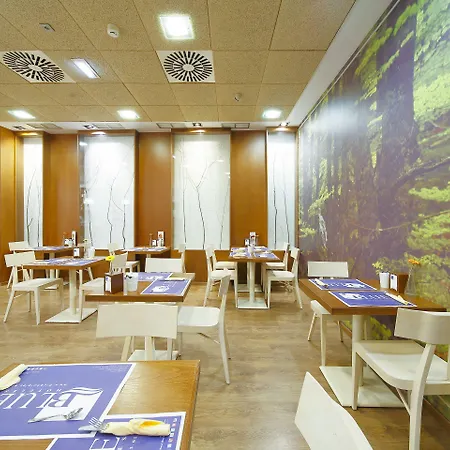 Santa Rosa, Blue Ξενοδοχείο 3*