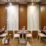 Santa Rosa, Blue Hotel Gijón