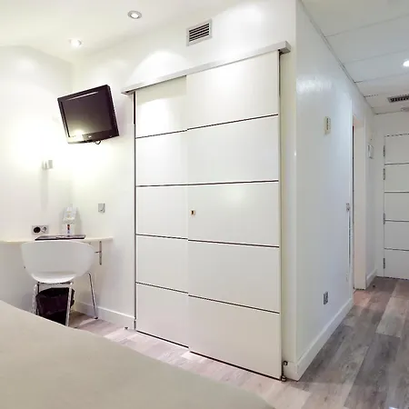 Santa Rosa, Blue Hotel Gijon