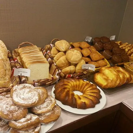 Hotel Santa Rosa, Blue