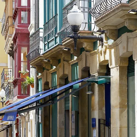 Santa Rosa, Blue Hotel Gijon