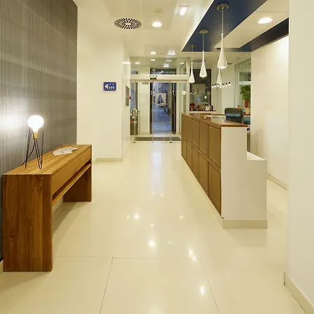 Santa Rosa, Blue Hotel Gijón