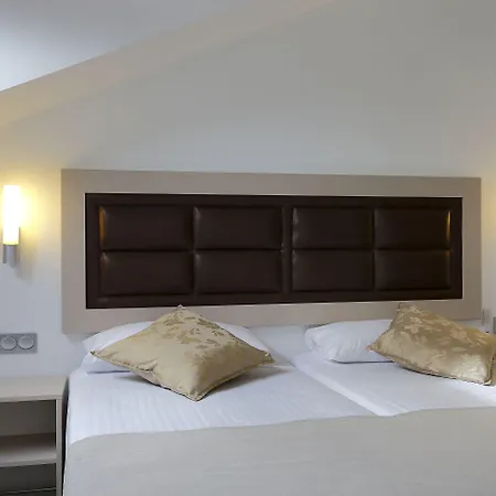 Santa Rosa, Blue Hotel