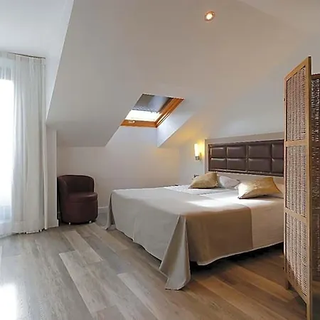 Santa Rosa, Blue Hotel Gijon