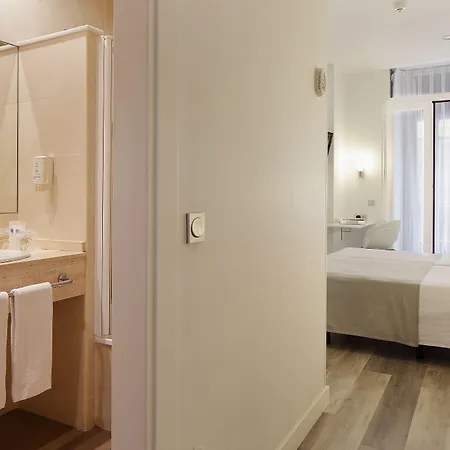 Hotel Santa Rosa, Blue