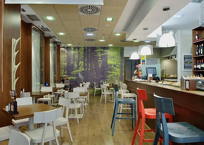 Santa Rosa, Blue Hotel Gijon