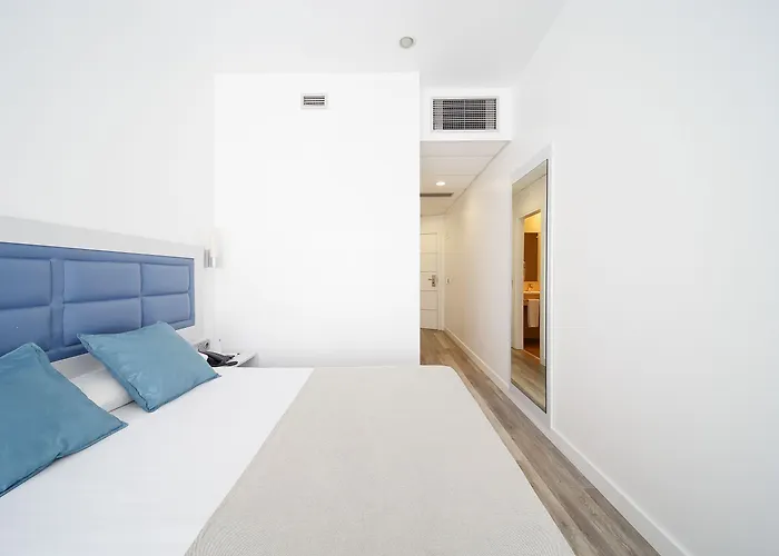 Santa Rosa, Blue Hotel Gijon