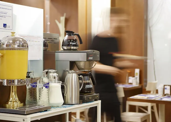 Hotel Santa Rosa, Blue